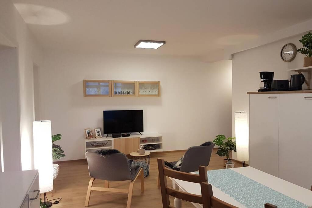Living Home, Apartament Cu Doua Dormitoare Si Doua Bai Cisnădie Buitenkant foto